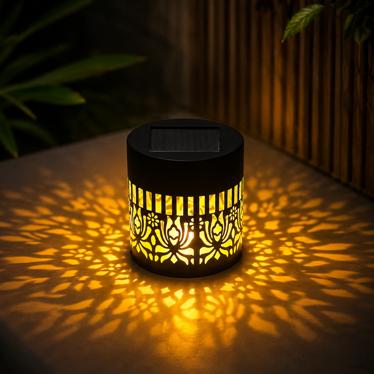 Solar Powered Garden Wall Light2